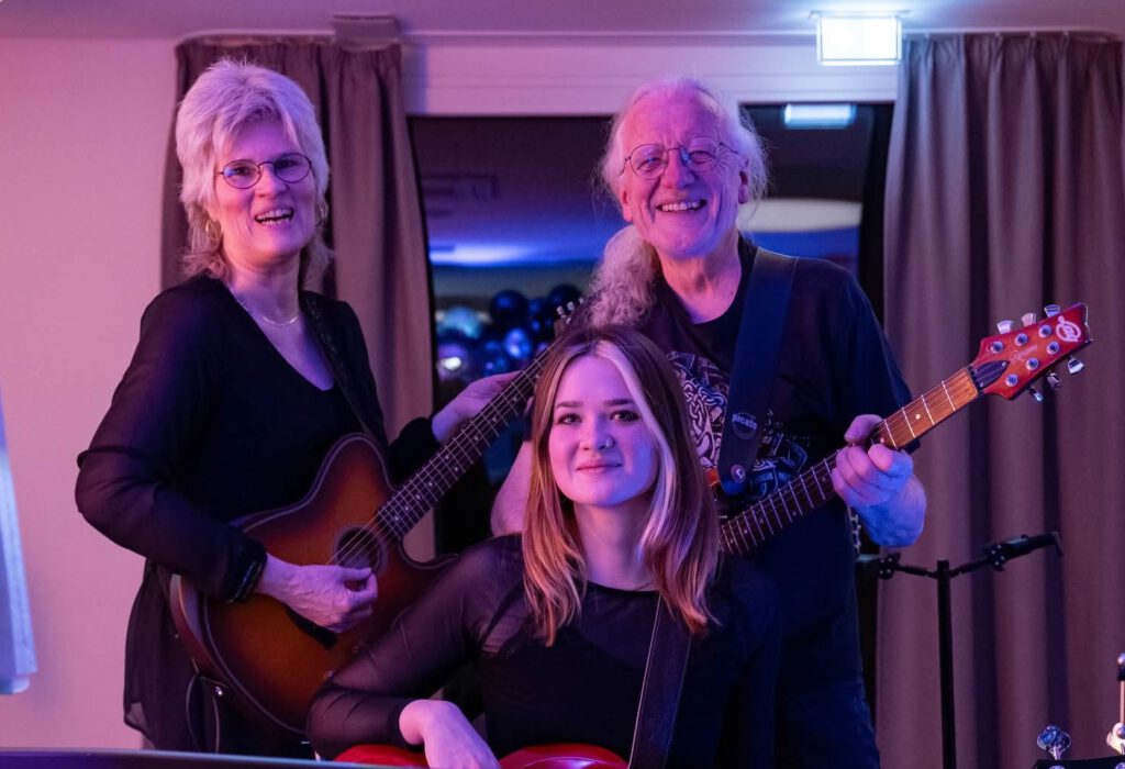 'LIVE-Musik 'Last Orders' im Biergarten